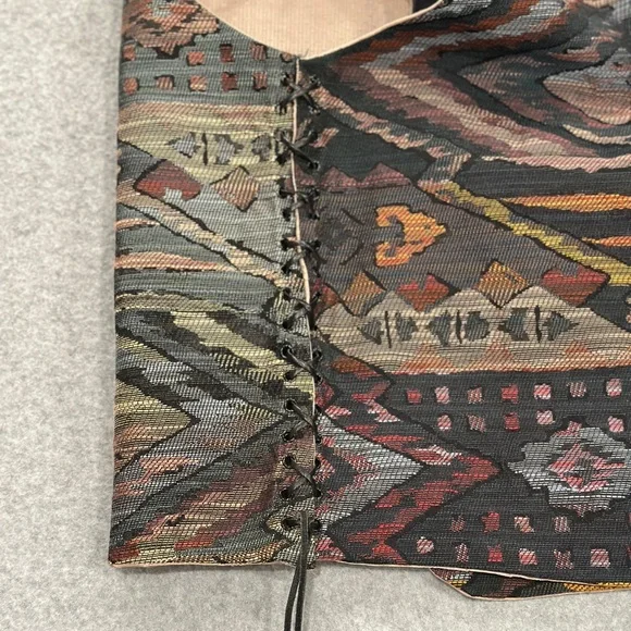 Multicolor Patterned Vest - Picture 4 of 7